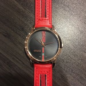 Gucci Black Rubber Scrap Watch (GG)